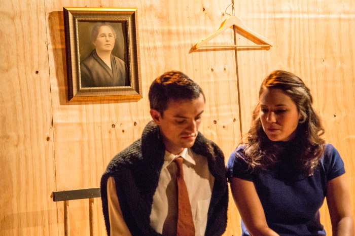 "À Distância, Lado B", da Dearaque Cia, direção de André Felipe. Foto de Cristiano Prim.