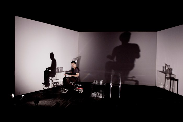 Cine Monstro, de Daniel MacIvor, com Enrique Diaz