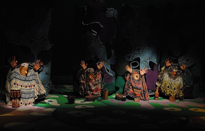 Técnica de títere corporal é utilizada em "A Jornada de Kim"