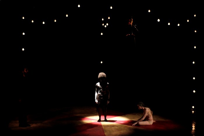 "Satan Circus", texto de Paulo Zwolinski e direção de Eduardo Ramos, apresentado na MOstra de Dramaturgia do Sesi-Teatro Guaíra. Foto de Lidia Sanae.